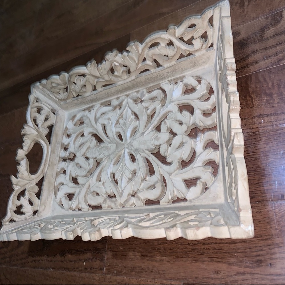 Beautifully Carved Design Multifunctional Tray